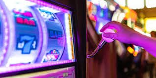 Studio live dealer berkualitas tinggi rajahoki slot dengan kamera multi-sudut