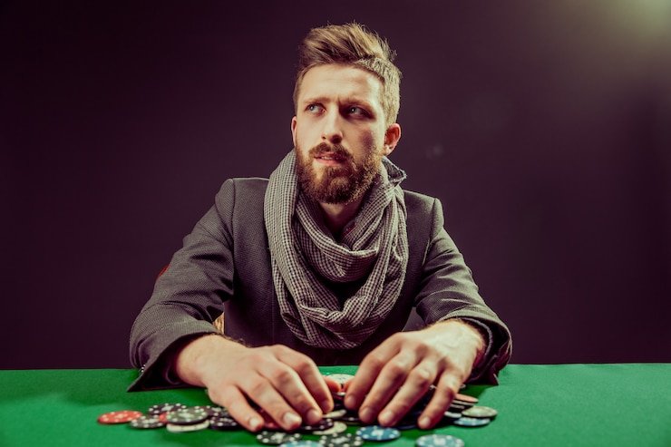Meja permainan kartu dengan pemain melalui live dealer rajahoki slot